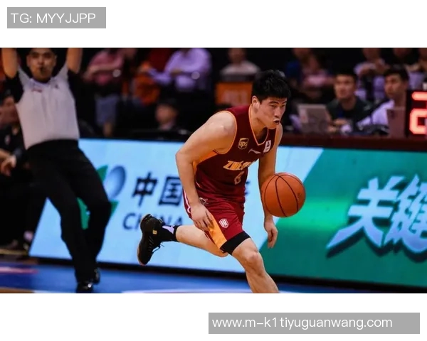 运动新闻北京男篮与江苏男篮激战正酣谁能在这场较量中笑到最后 运动新闻北京男篮与江苏男篮激战正酣谁能在这场较量中笑到最后